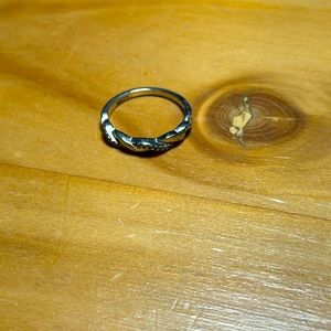 925 silver ring with small diamonds
